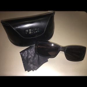 Fendi signature sunglasses